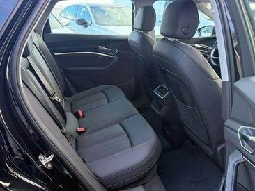 Audi Q8 E-tron Black 50 — photo 5