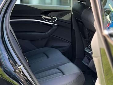 Audi Q8 E-tron Black 50 — photo 13