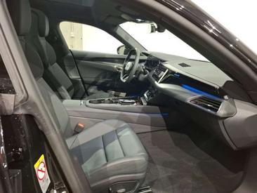 Audi E-tron Black — photo 4