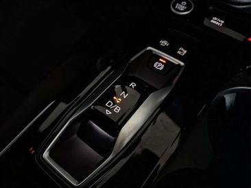 Audi A6 E-tron S Line — photo 12