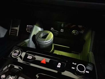 Audi A6 E-tron S Line — photo 14