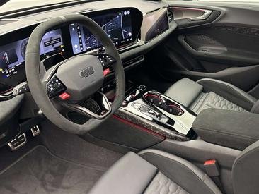 Audi RS5 Avant — photo 9
