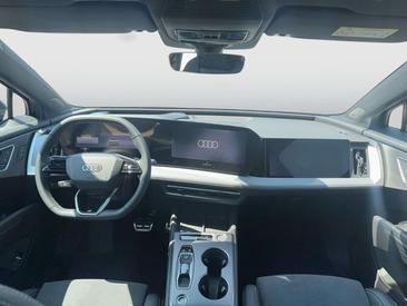 Audi Q4 E-tron Black Performance — photo 11
