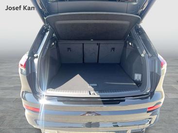 Audi Q4 E-tron Black Performance — photo 13