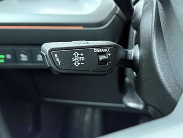 Audi Q4 E-tron Advanced 45 TFSI — photo 11