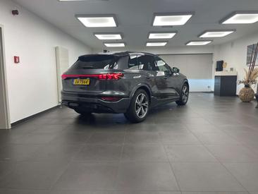 Audi Q6 E-tron S-LINE — photo 7