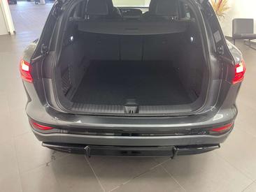 Audi Q6 E-tron S-LINE — photo 8