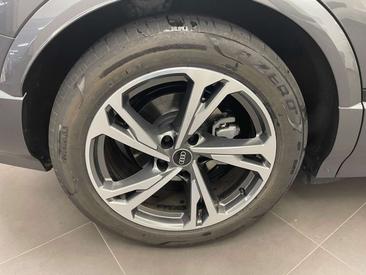 Audi Q6 E-tron S-LINE — photo 9