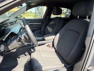 Audi Q8 E-tron Advanced 55 — photo 10