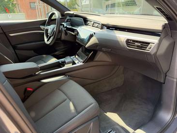 Audi Q8 E-tron Advanced 55 — photo 12
