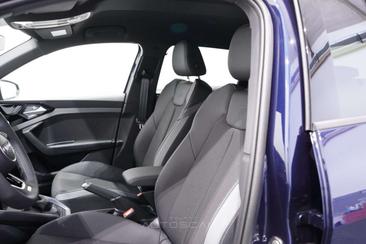 Audi A1 Identity Contrast 30 TFSI — photo 11