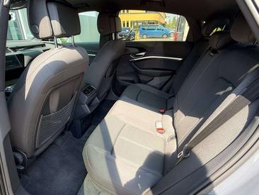 Audi Q8 E-tron Advanced 55 — photo 13
