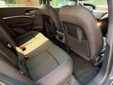Audi Q8 E-tron Advanced 55 — photo 15