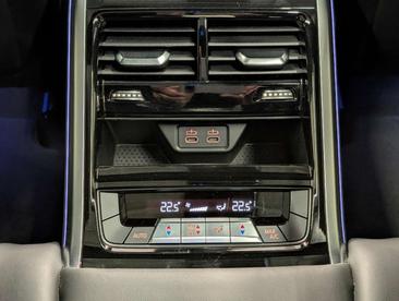 BMW Série 8 M850i XDrive — photo 12