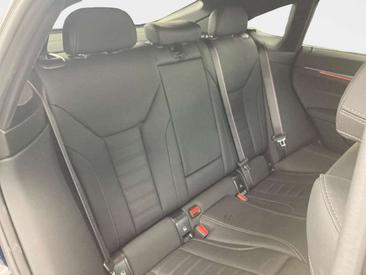 BMW I4 M Sport — photo 13