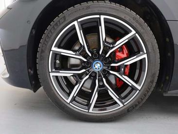 BMW I4 M Sport — photo 8