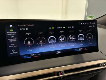 BMW IX High Executive XDrive40 — photo 20