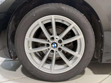 BMW Série 3 Touring 318d — photo 8
