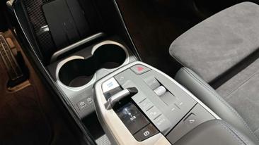 BMW IX1 EDrive20 — photo 10