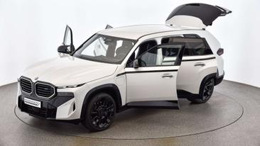 BMW XM 50e — photo 5