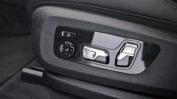 BMW XM 50e — photo 16