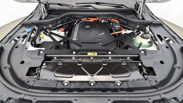 BMW XM 50e — photo 18