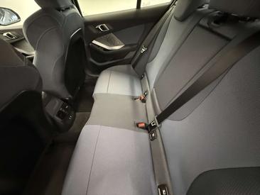 BMW 118 118d — photo 13