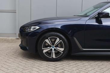 BMW I4 EDrive40 — photo 2