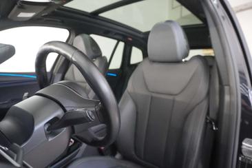 BMW iX3 M — photo 7