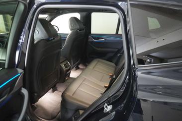 BMW iX3 M — photo 8