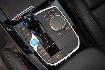 BMW iX3 M — photo 12
