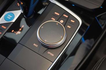 BMW iX3 M — photo 16