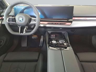 BMW I5 EDrive40 — photo 11