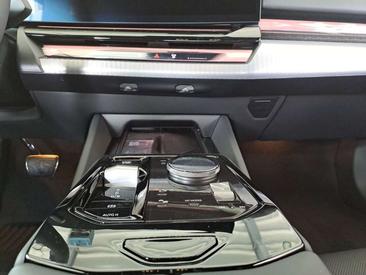 BMW I5 EDrive40 — photo 12