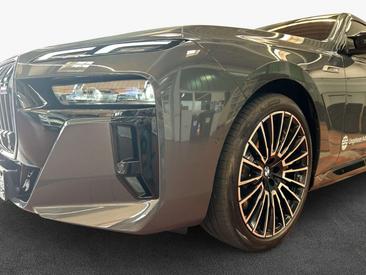 BMW I7 M70 XDrive — photo 5