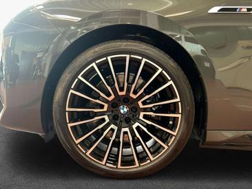 BMW I7 M70 XDrive — photo 6