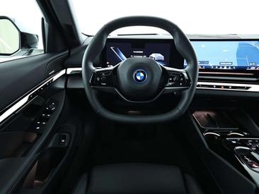 BMW I5 EDrive40 — photo 9