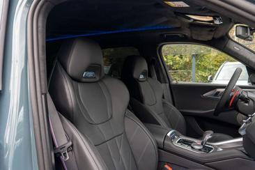 BMW XM 50e — photo 14