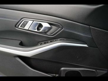 BMW Série 3 M Sport 318i — photo 22