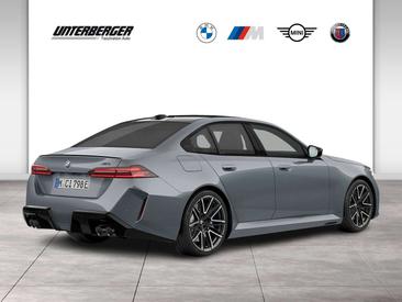 BMW M5 — photo 2