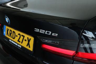 BMW Série 3 Business 320e — photo 14