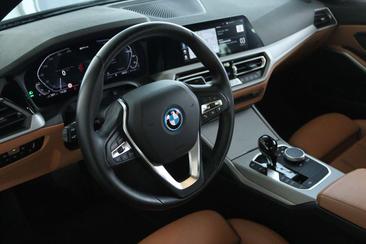 BMW Série 3 Business 330e — photo 21