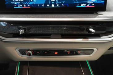 BMW X5 XDrive50e — photo 17