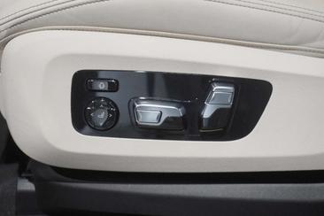 BMW X5 XDrive50e — photo 25