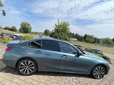 BMW 330 Sport 330e — photo 22
