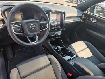 Volvo XC40 Recharge Ultimate — photo 11