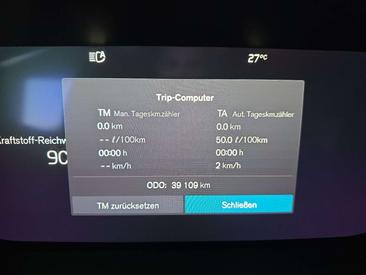 Volvo XC60 B5 R-Design — photo 24