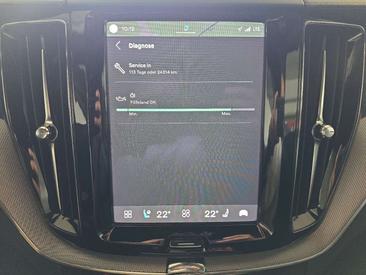 Volvo XC60 B5 R-Design — photo 31