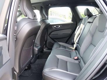 Volvo XC60 B5 Plus — photo 11