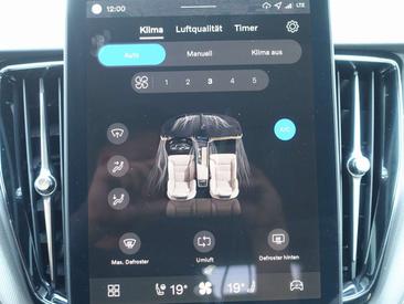 Volvo XC60 B5 Plus — photo 19